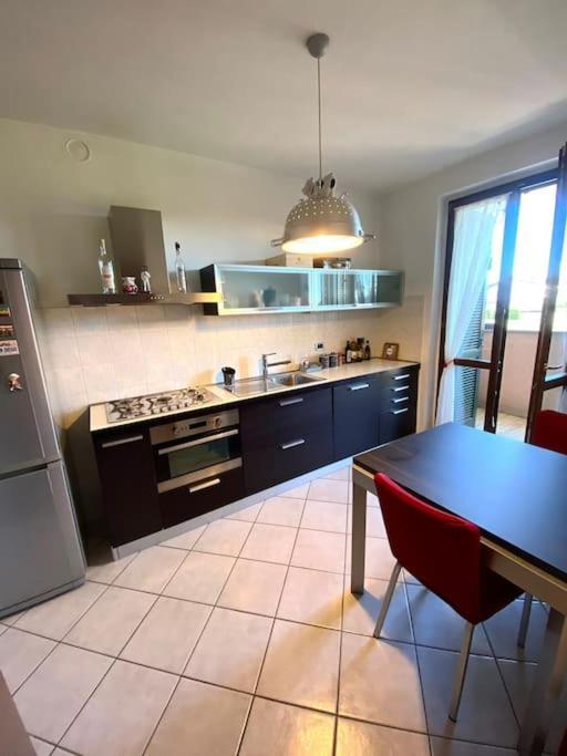 Intero Bilocale Con Terrazzo Vicino A Milano Appartement Mairano Buitenkant foto